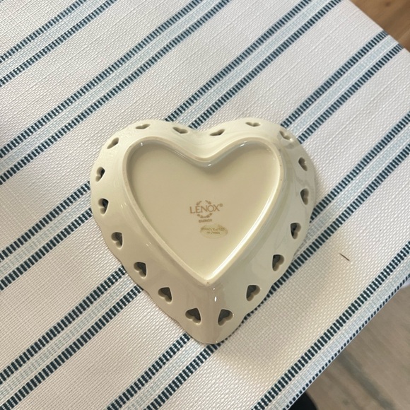 Lenox Heart-Shaped Cream and Gold Ceramic Bowl - Picture 2 of 2